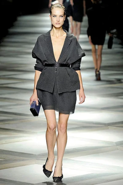 Look 33